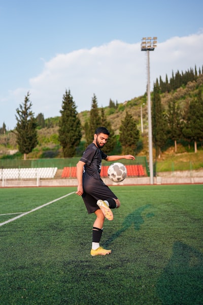 لاعب مباراة ليفربول وتوتنهاممن يصنع الفارق في المواجهة الملتهبة؟